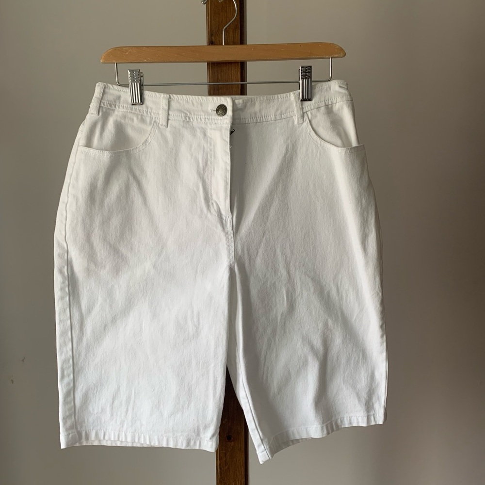 DENIM & CO | White Denim Shorts | Sz M Petite